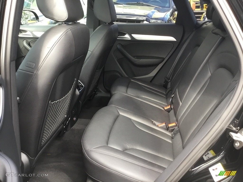 2018 Audi Q3 2.0 TFSI Premium quattro Rear Seat Photos