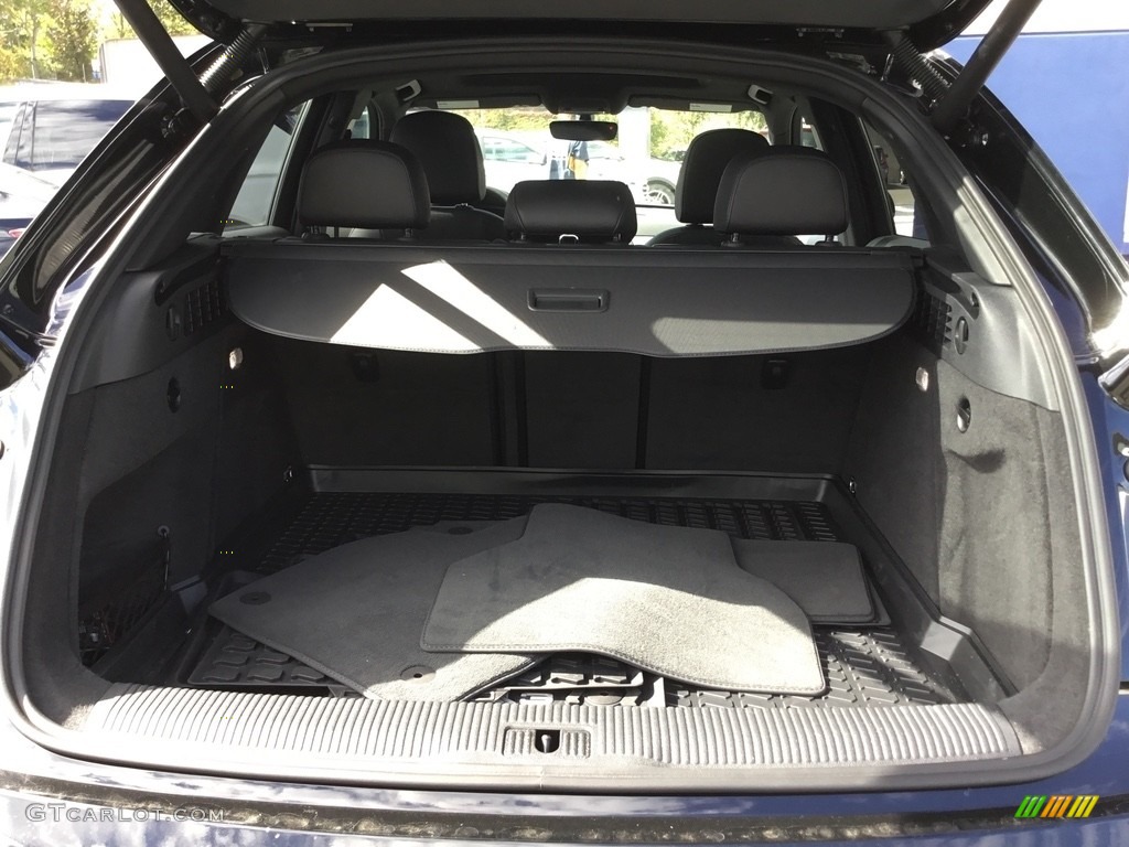 2018 Audi Q3 2.0 TFSI Premium quattro Trunk Photos