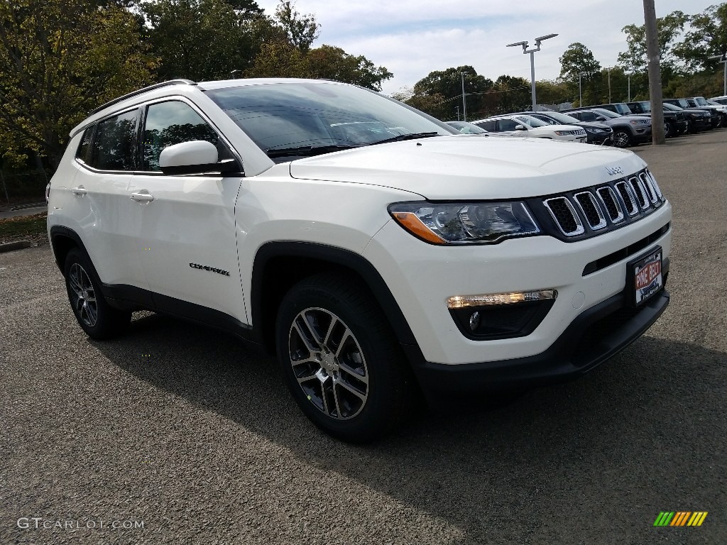 2018 Compass Latitude 4x4 - White / Black photo #1