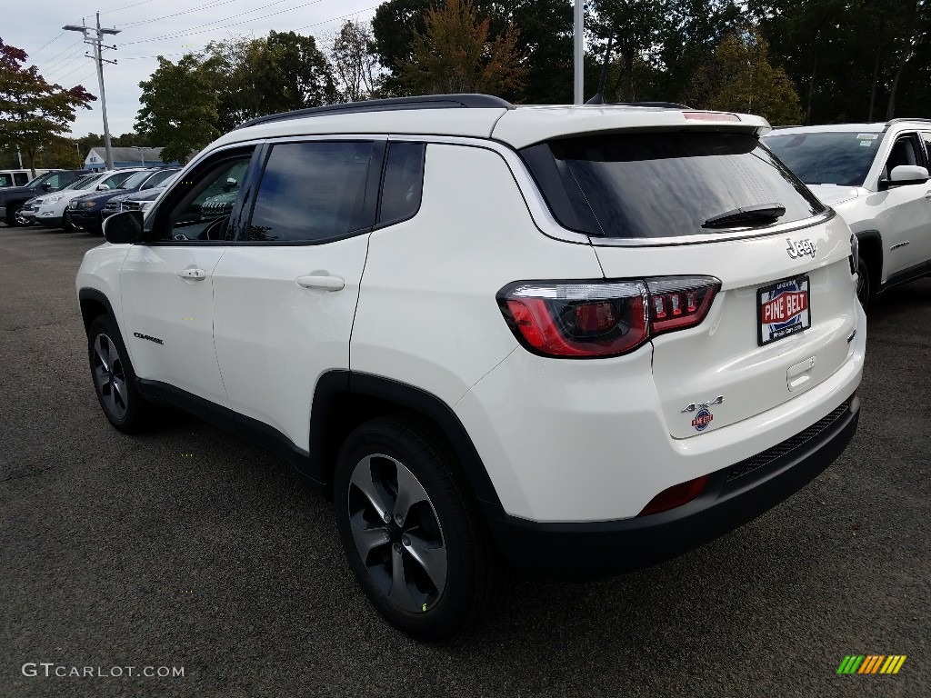 2018 Compass Latitude 4x4 - White / Black photo #4