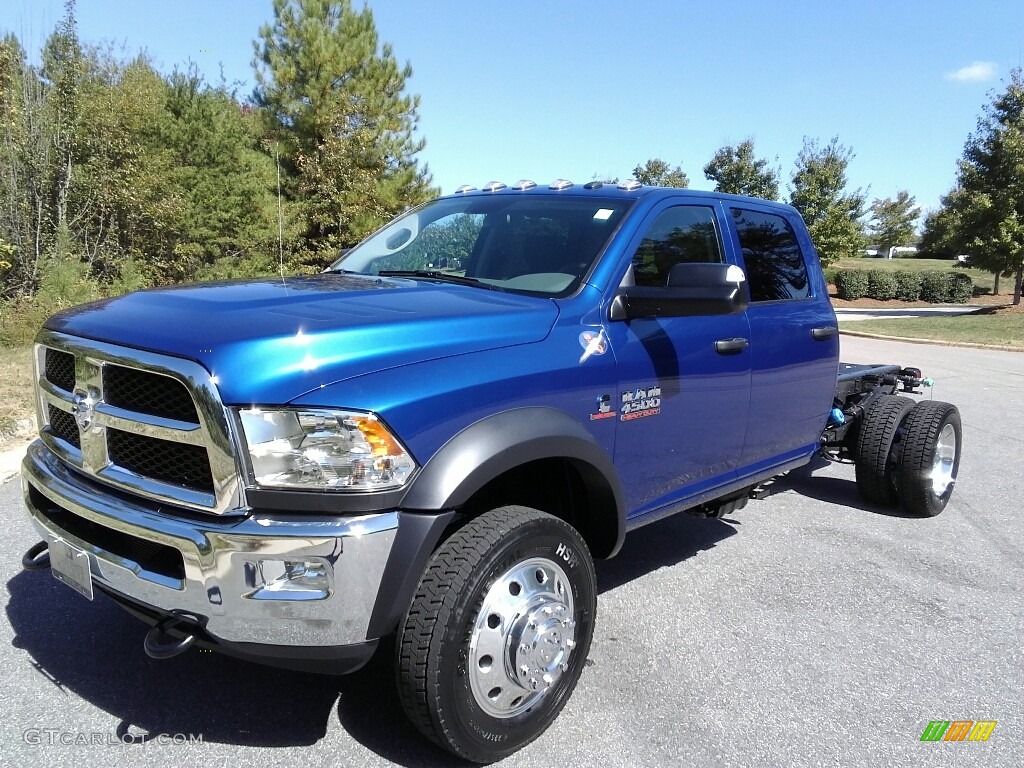 2018 4500 Tradesman Crew Cab 4x4 Chassis - Blue Streak Pearl / Black/Diesel Gray photo #1