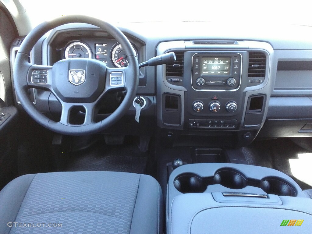 2018 Ram 4500 Tradesman Crew Cab 4x4 Chassis Dashboard Photos