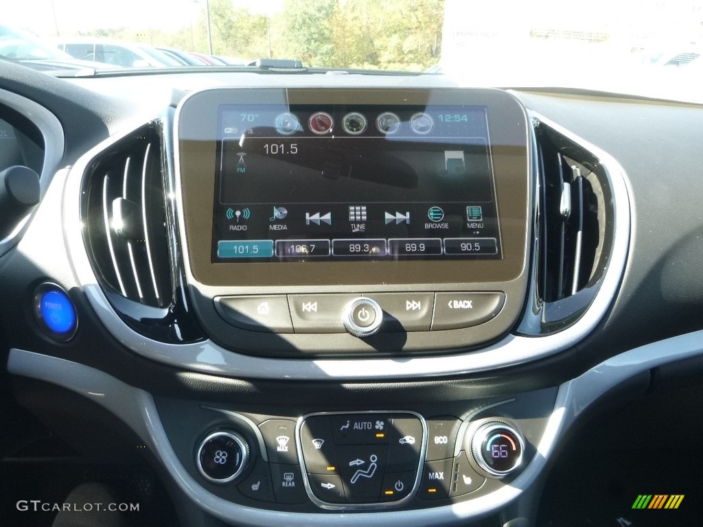 2018 Chevrolet Volt LT Controls Photo #123188993