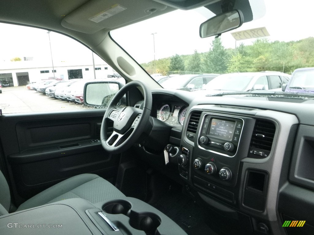 2018 1500 Express Quad Cab 4x4 - Bright White / Black/Diesel Gray photo #11