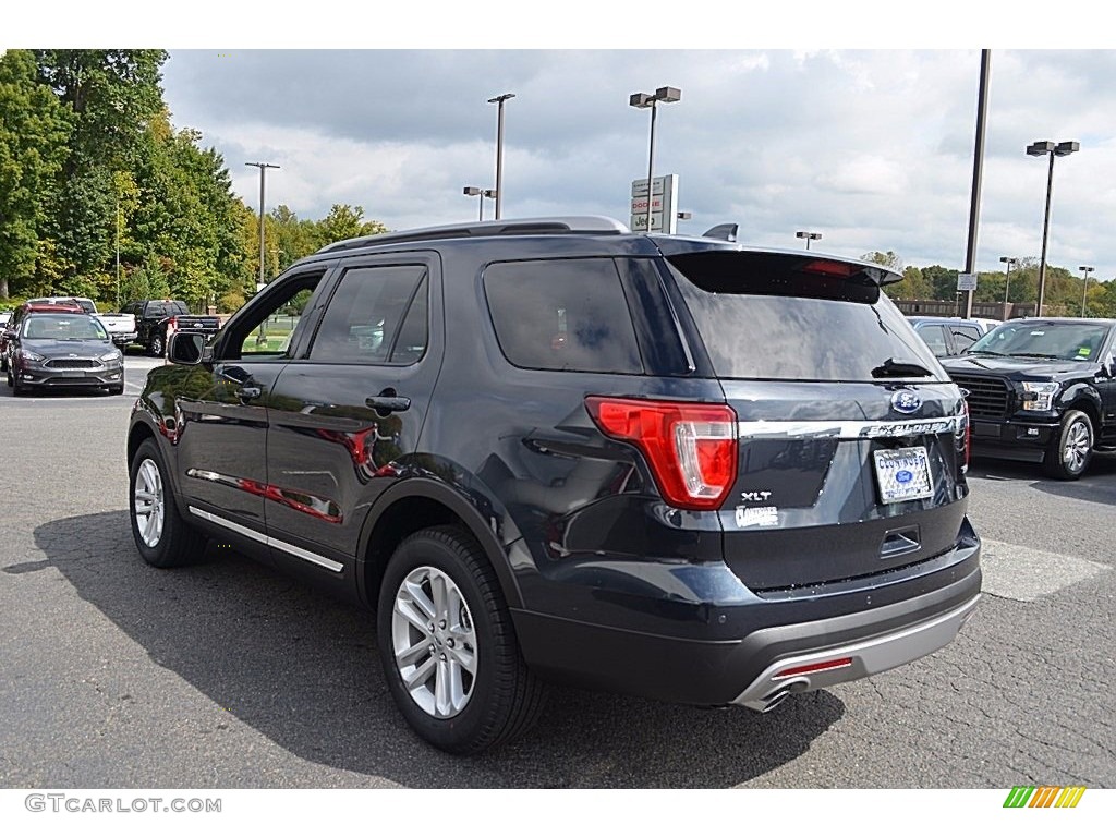 2017 Explorer XLT - Smoked Quartz / Medium Light Camel photo #22