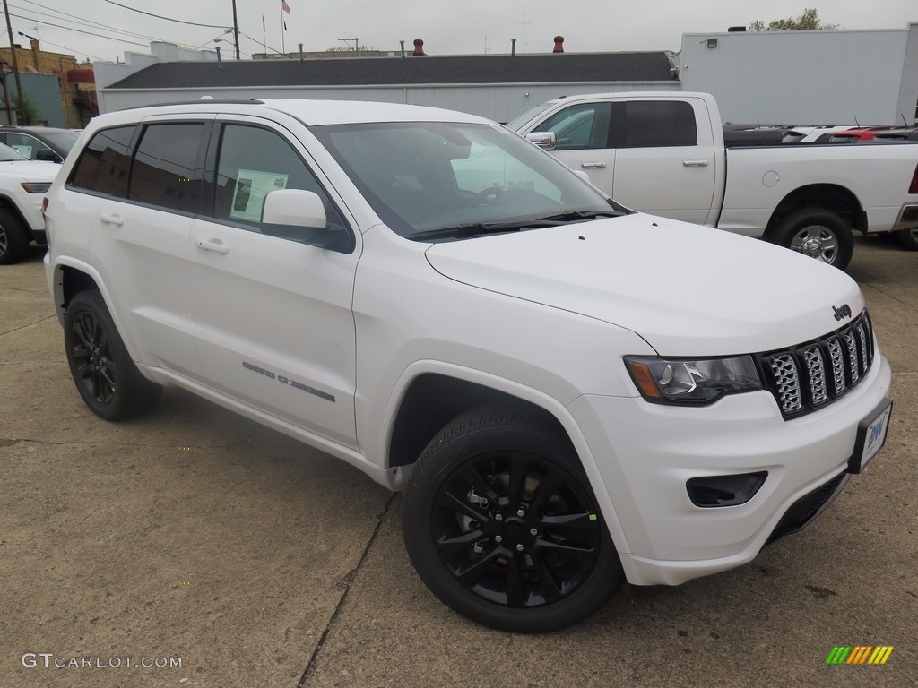 2018 Grand Cherokee Altitude 4x4 - Bright White / Black photo #2