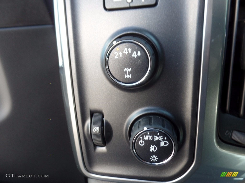 2018 Chevrolet Silverado 2500HD LT Crew Cab 4x4 Controls Photo #123220426