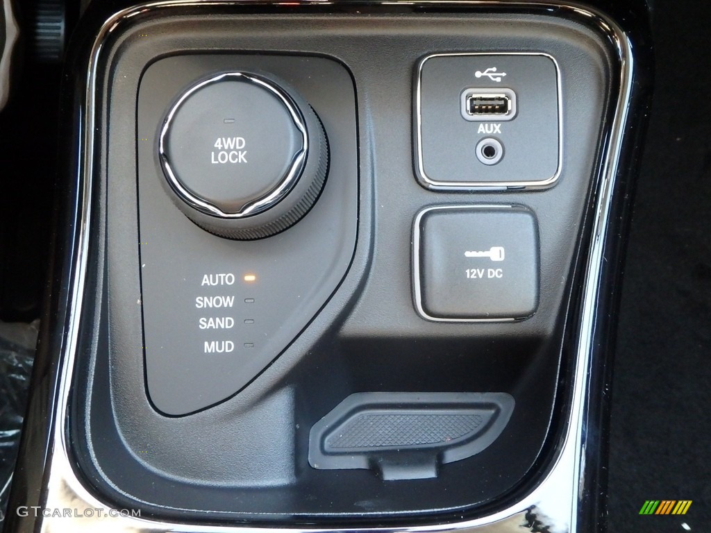 2018 Jeep Compass Limited 4x4 Controls Photo #123221710