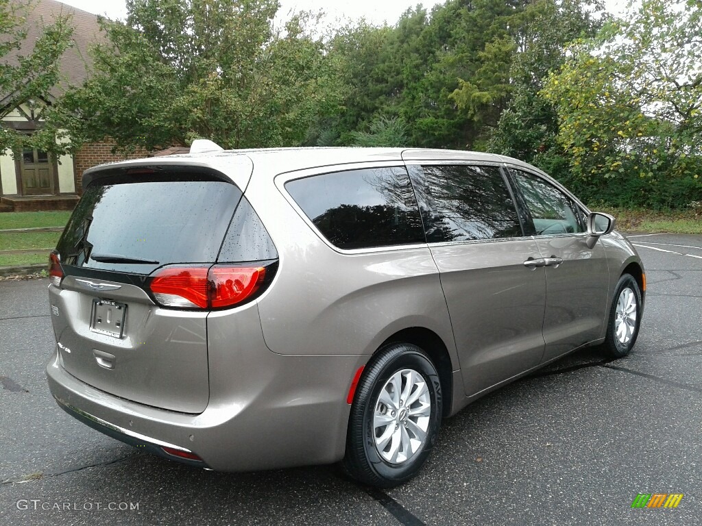 2018 Pacifica Touring Plus - Molten Silver / Cognac/Alloy/Toffee photo #6