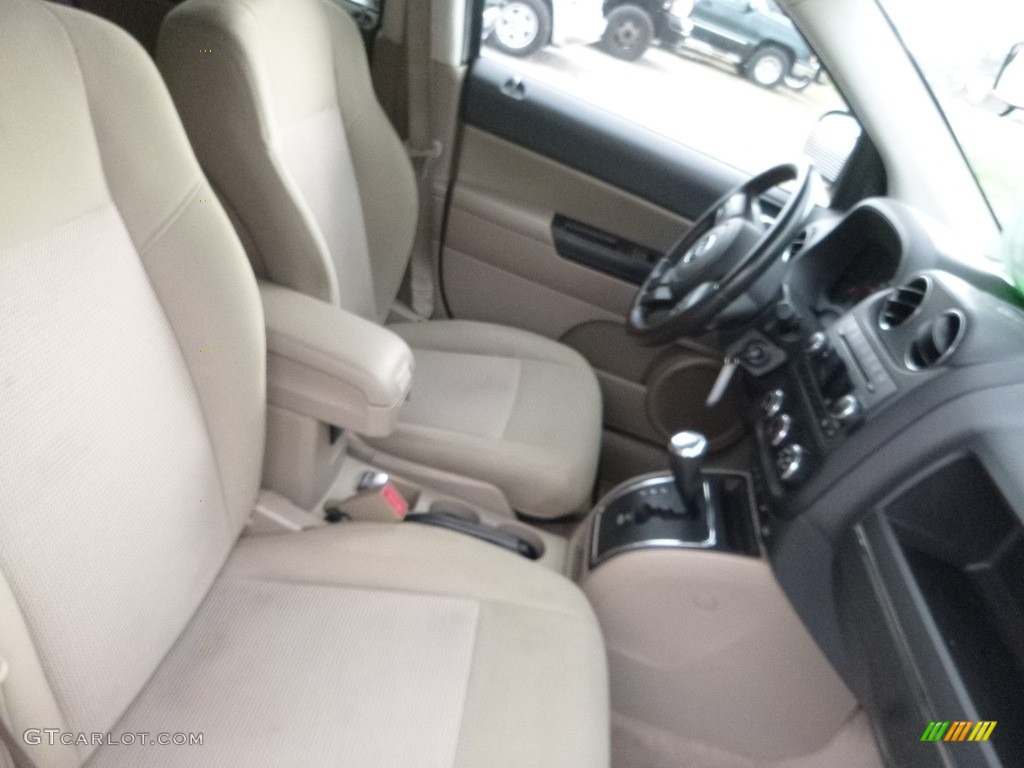 2012 Compass Latitude 4x4 - Deep Cherry Red Crystal Pearl / Dark Slate Gray/Light Pebble Beige photo #10