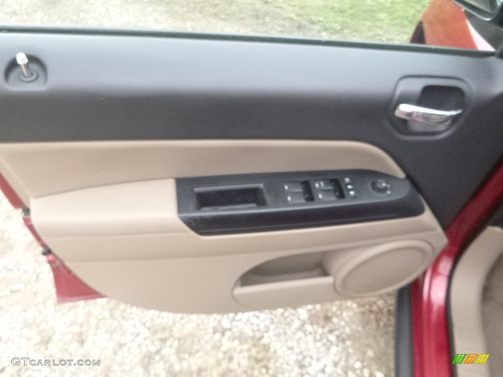 2012 Compass Latitude 4x4 - Deep Cherry Red Crystal Pearl / Dark Slate Gray/Light Pebble Beige photo #14
