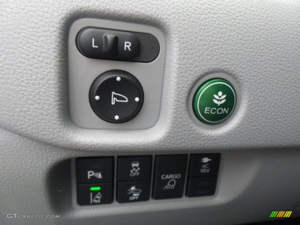 2018 Honda Ridgeline RTL-E AWD Controls Photo #123237199