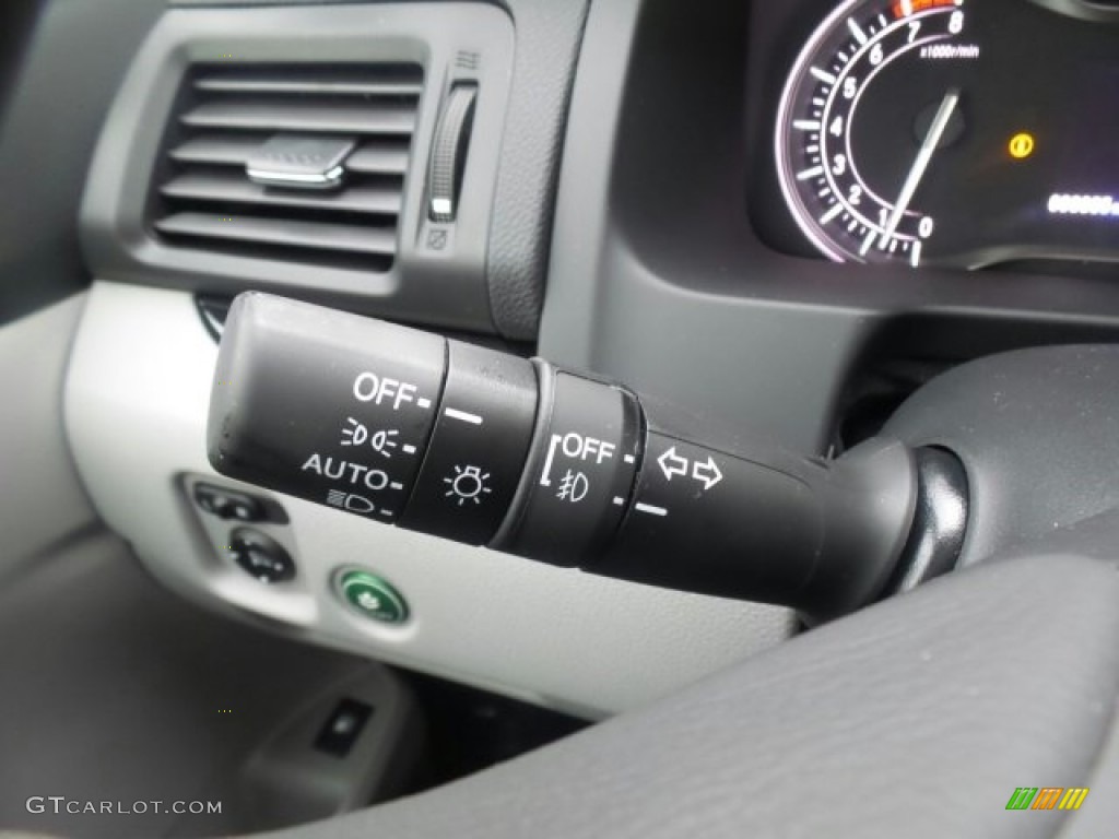 2018 Honda Ridgeline RTL-E AWD Controls Photo #123237289