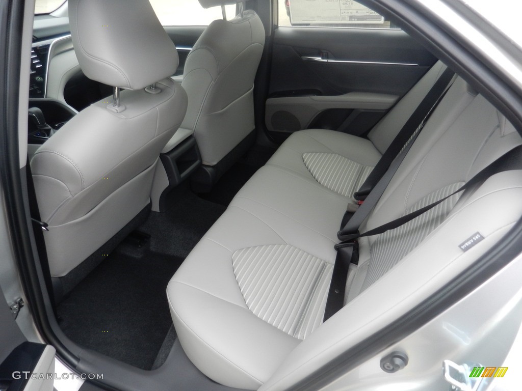 2018 Camry SE - Celestial Silver Metallic / Ash photo #5