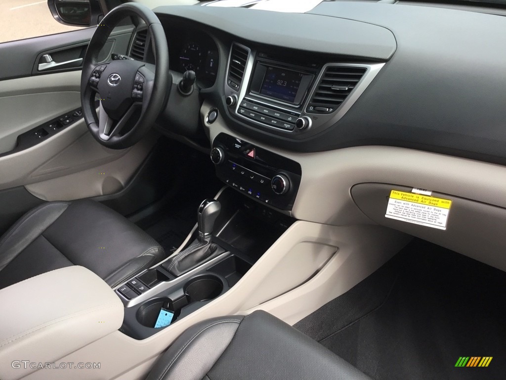 2017 Tucson Sport AWD - Molten Silver / Black photo #26