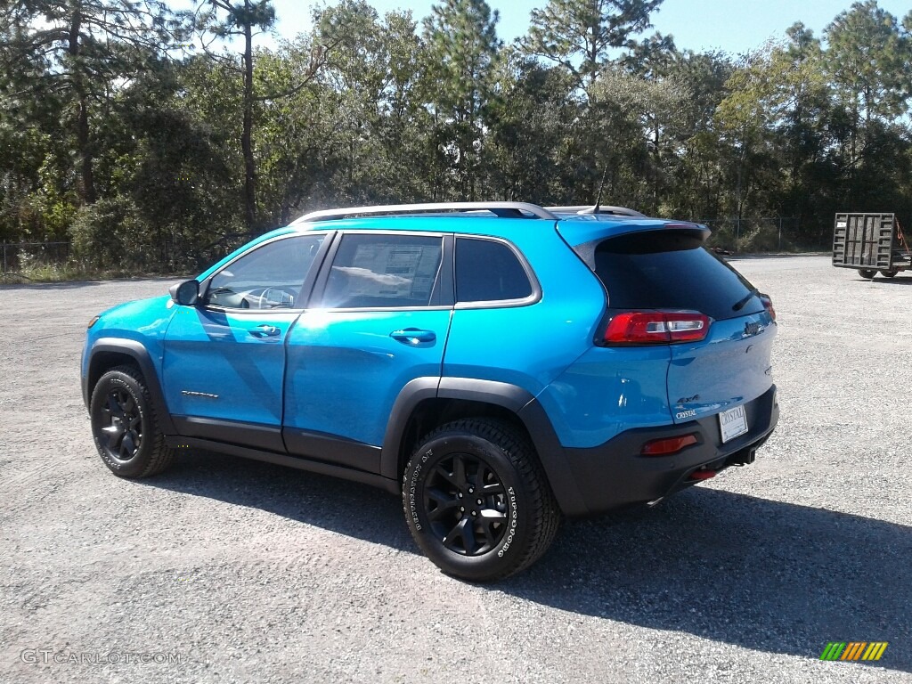 2018 Cherokee Trailhawk 4x4 - Hydro Blue Pearl / Black photo #3