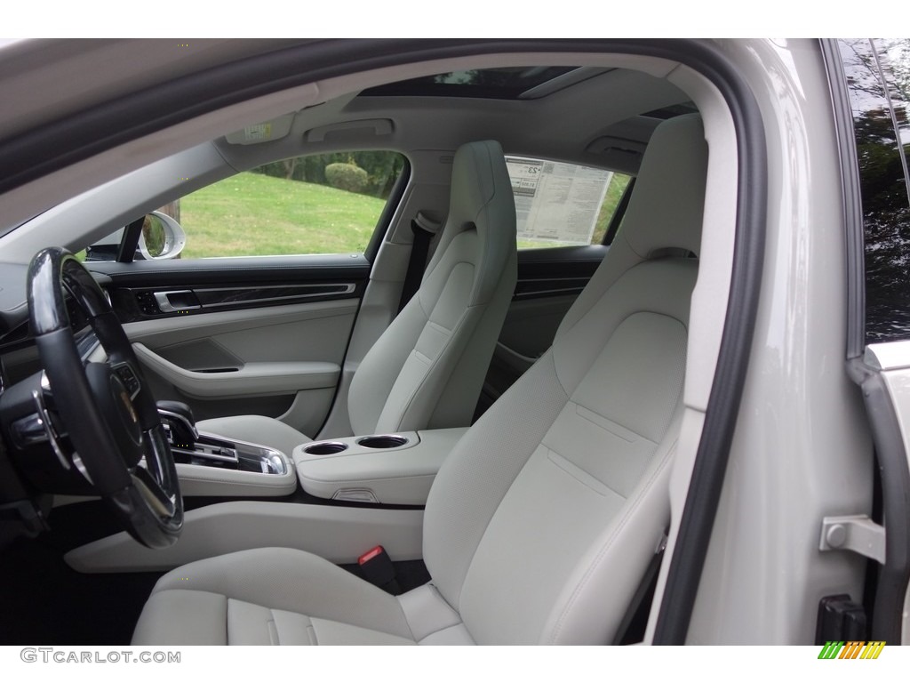 2017 Porsche Panamera 4 Front Seat Photo #123243736