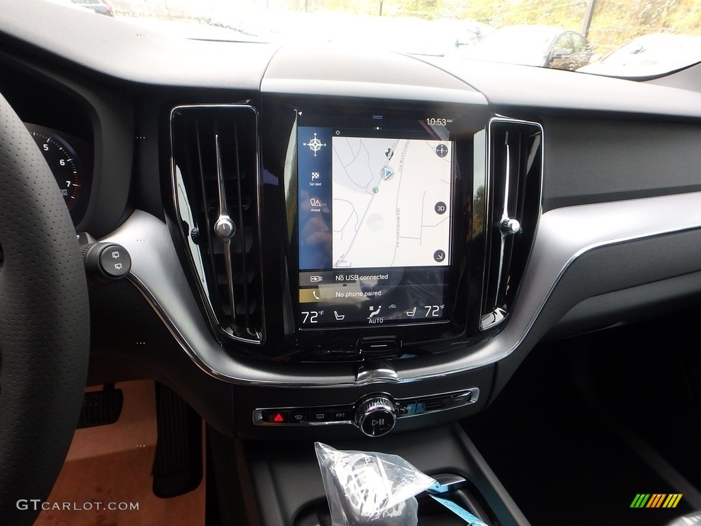 2018 Volvo XC60 T6 AWD Momentum Controls Photo #123244459