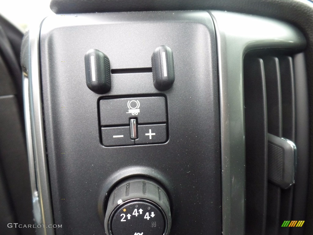 2018 Chevrolet Silverado 3500HD LTZ Crew Cab 4x4 Controls Photo #123245851