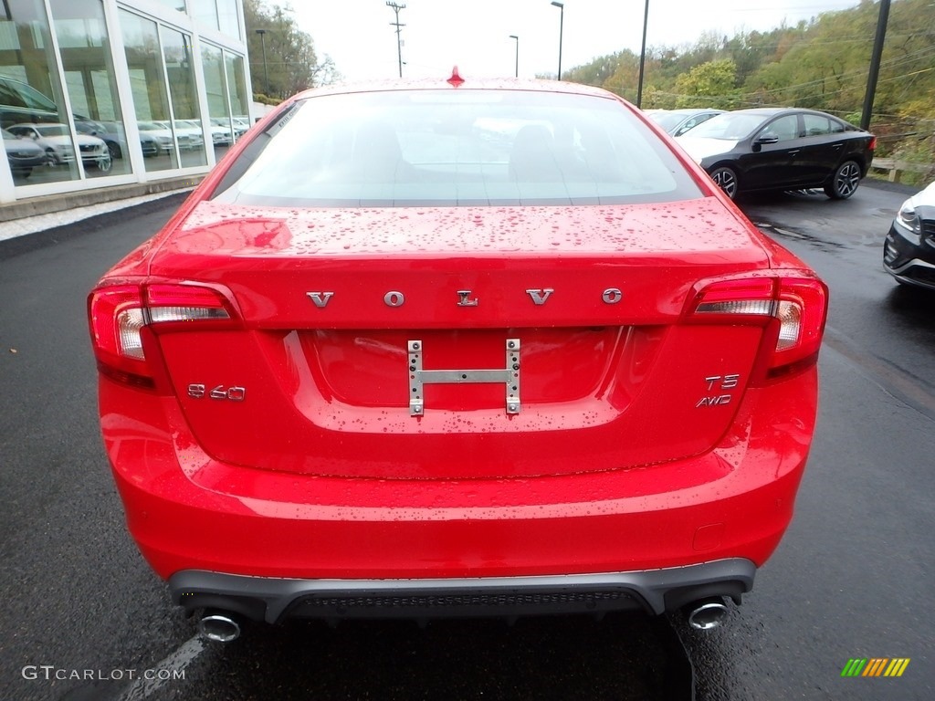 2018 S60 T5 AWD Dynamic - Passion Red / Black photo #3