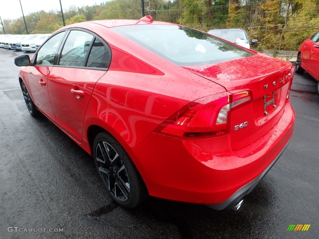 2018 S60 T5 AWD Dynamic - Passion Red / Black photo #4