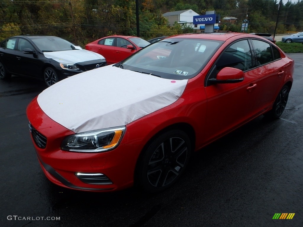 2018 S60 T5 AWD Dynamic - Passion Red / Black photo #5