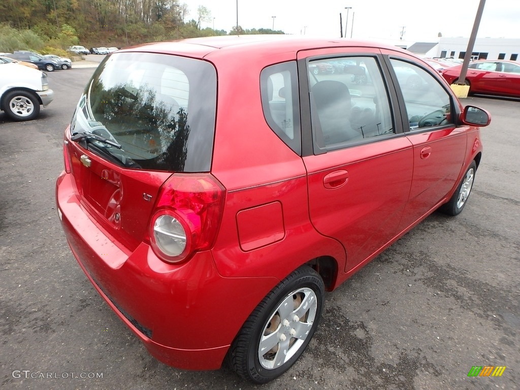 2009 Aveo Aveo5 LT - Sport Red / Charcoal photo #4
