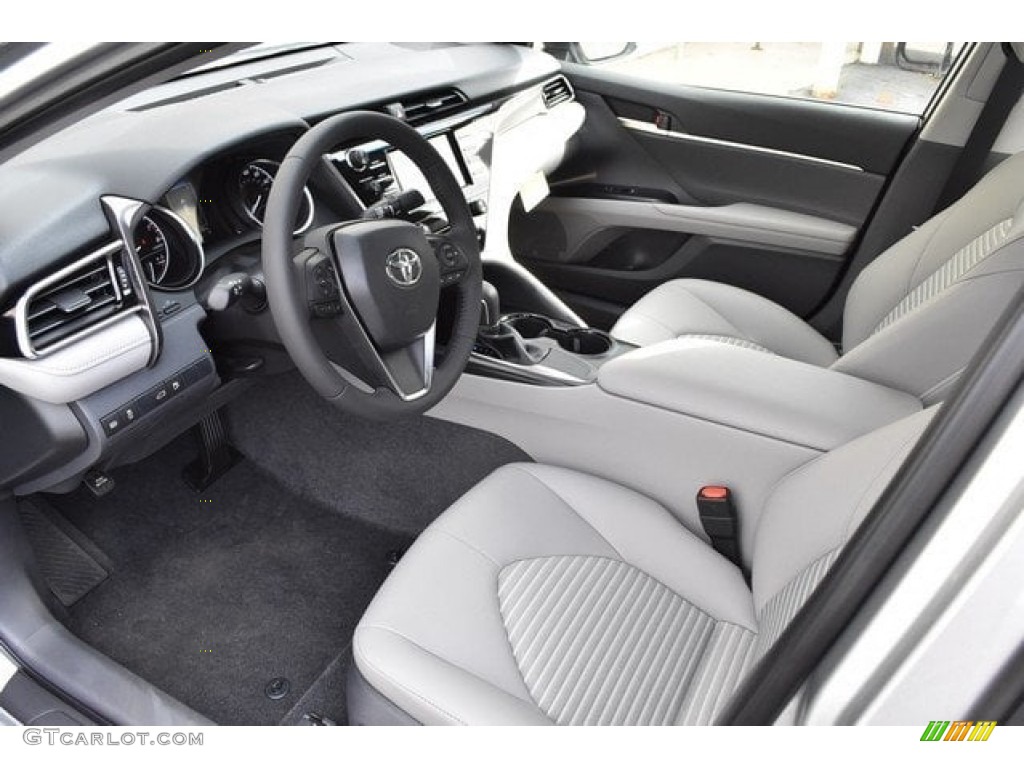 2018 Camry SE - Celestial Silver Metallic / Ash photo #5
