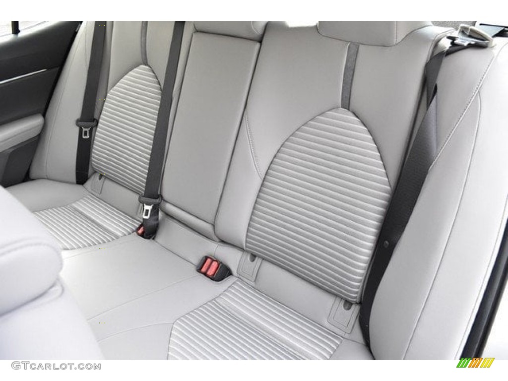 2018 Camry SE - Celestial Silver Metallic / Ash photo #7