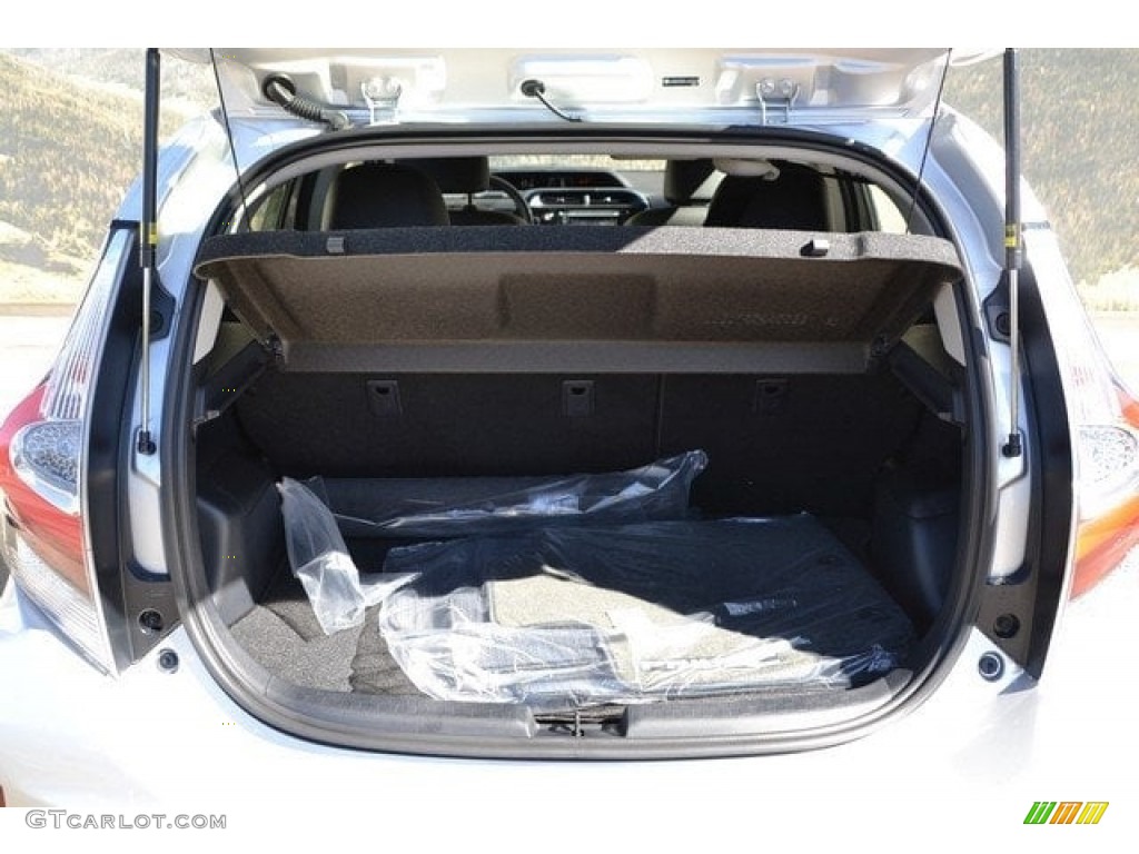 2018 Prius c Four - Classic Silver Metallic / Black photo #8