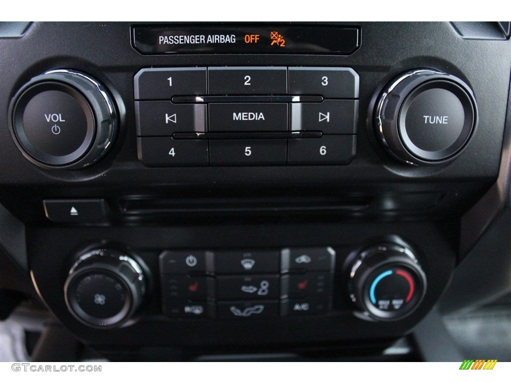 2017 F150 XLT SuperCrew - Shadow Black / Black photo #15