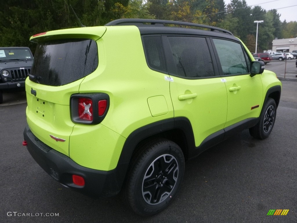 2017 Renegade Trailhawk 4x4 - Hypergreen / Black photo #5