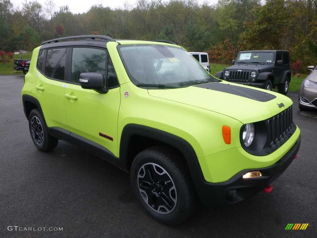 2017 Renegade Trailhawk 4x4 - Hypergreen / Black photo #7