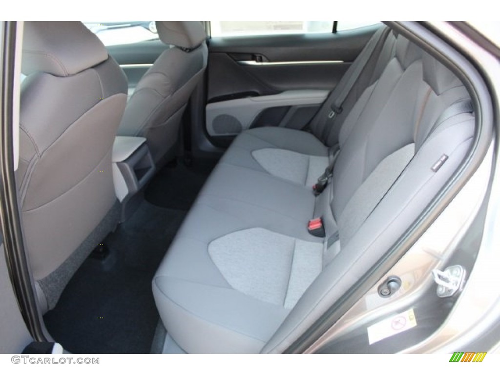 2018 Camry LE - Predawn Gray Mica / Ash photo #20