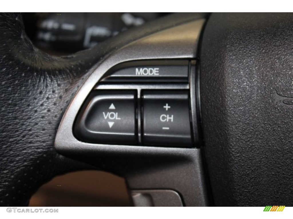 2015 Pilot EX-L - Crystal Black Pearl / Gray photo #13