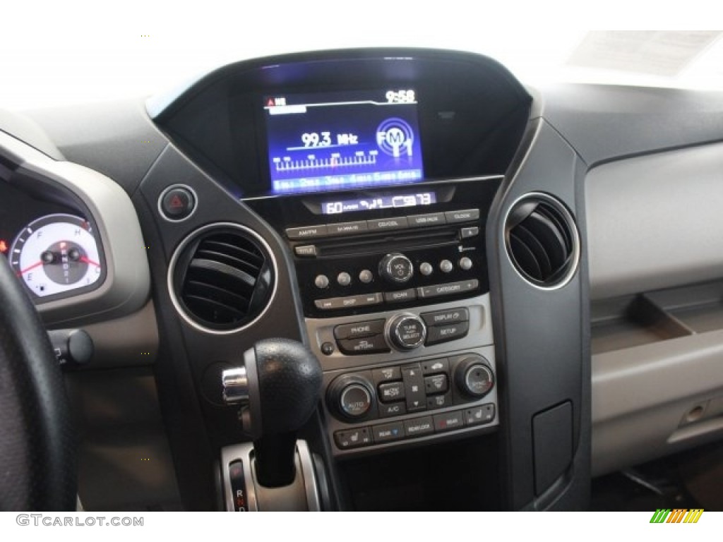 2015 Pilot EX-L - Crystal Black Pearl / Gray photo #17