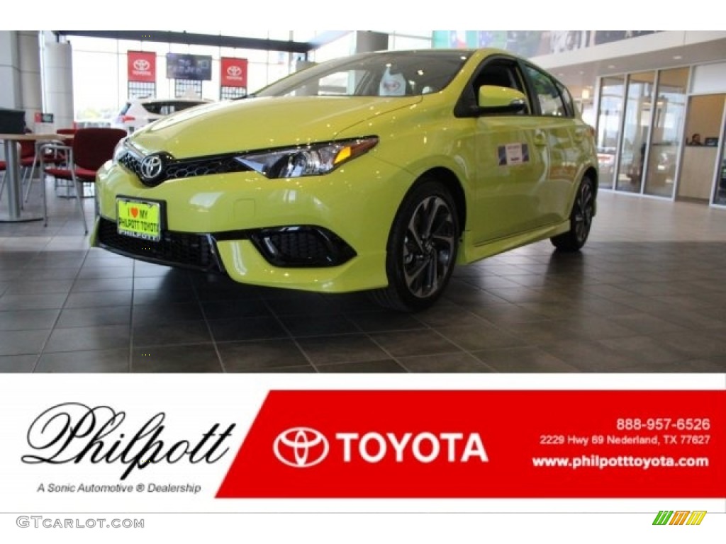 Spring Green Metallic Toyota Corolla iM