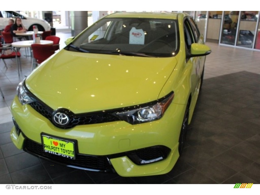 2018 Corolla iM  - Spring Green Metallic / Black photo #2