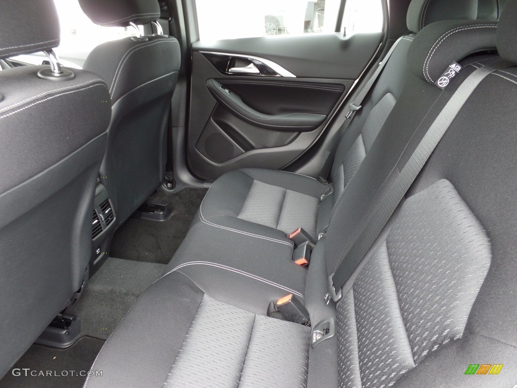 2018 QX30 Sport - Blade Silver / Graphite photo #12