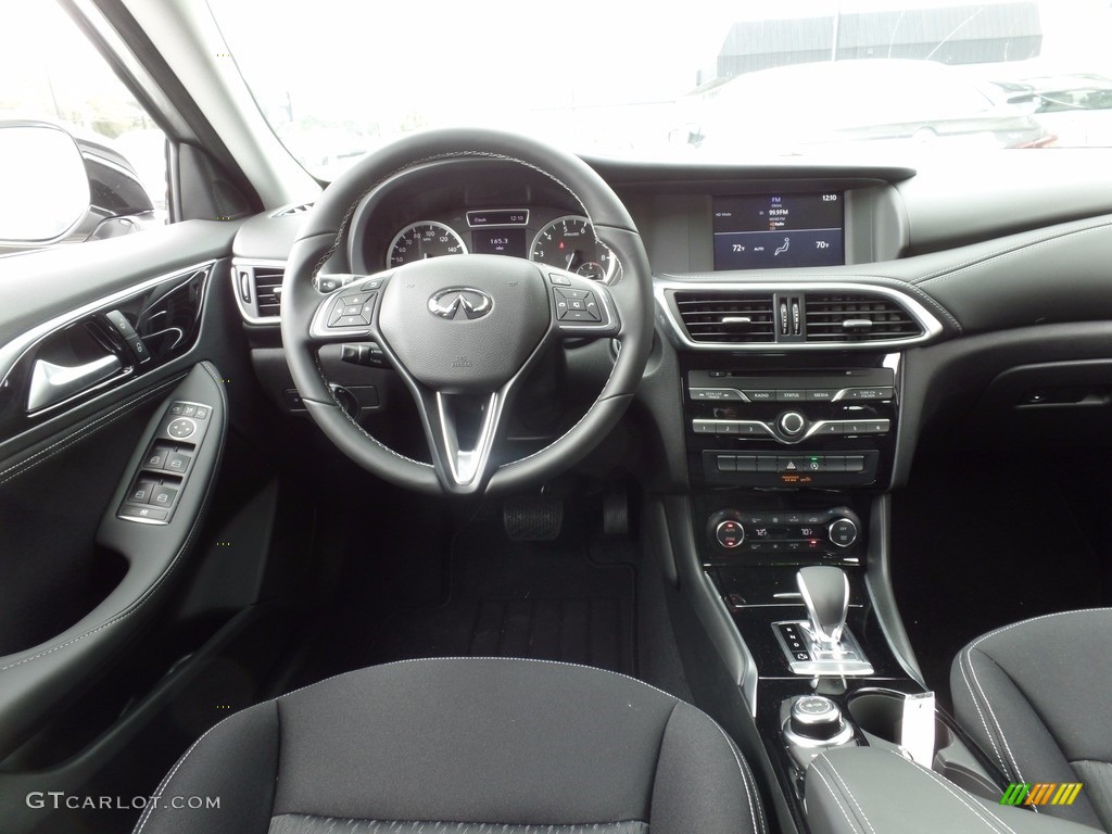 2018 QX30 Sport - Blade Silver / Graphite photo #15