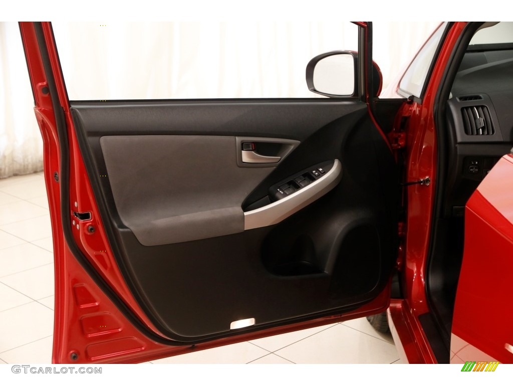 2015 Prius Three Hybrid - Barcelona Red Metallic / Dark Gray photo #4