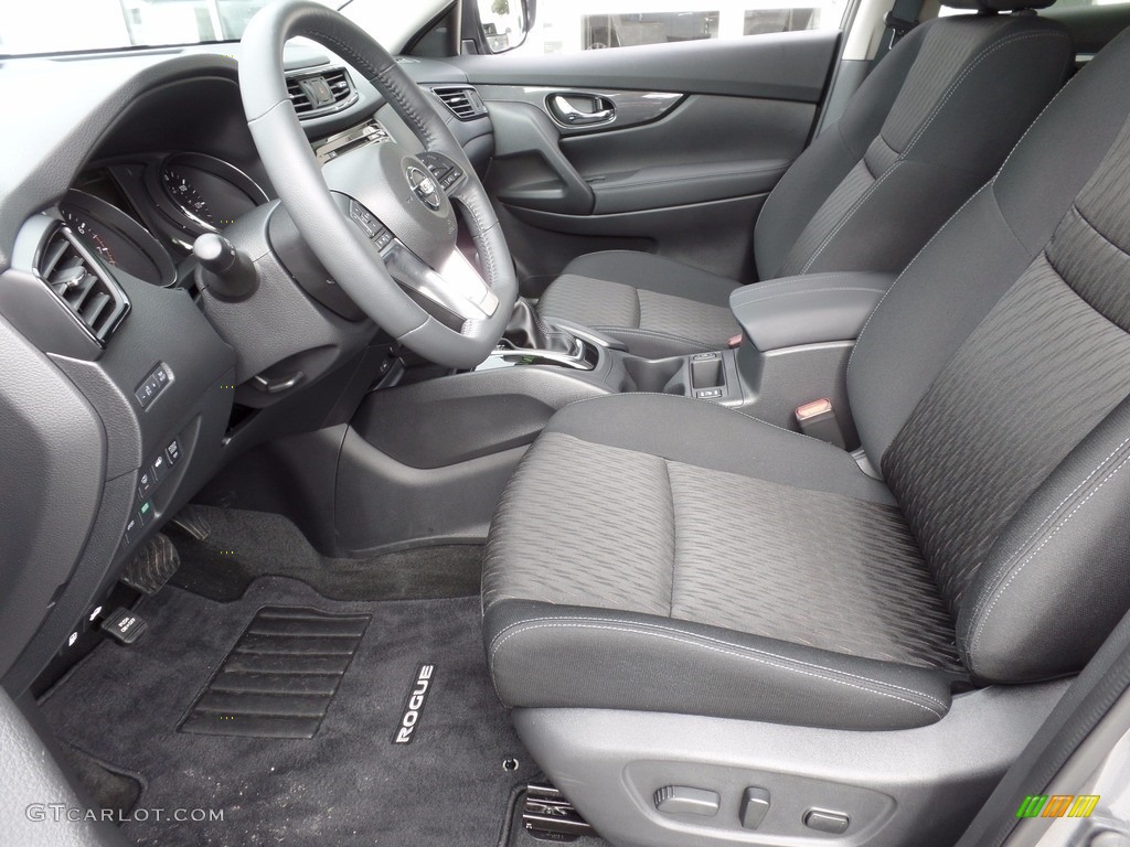 2017 Nissan Rogue SV Front Seat Photo #123287103