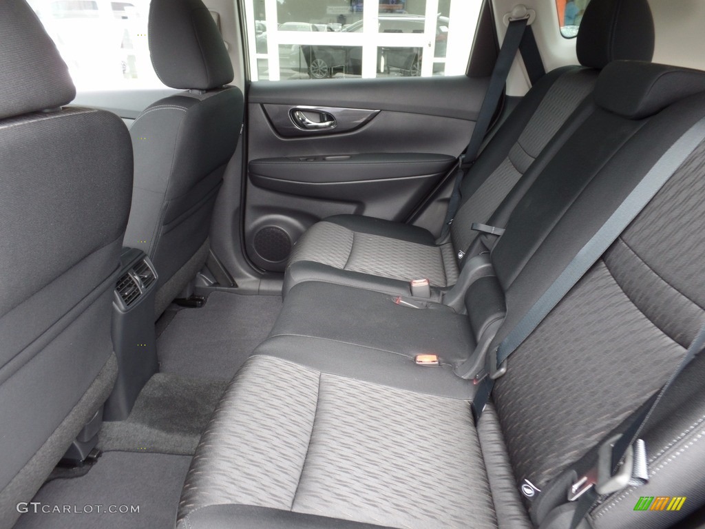 Charcoal Interior 2017 Nissan Rogue SV Photo #123287139