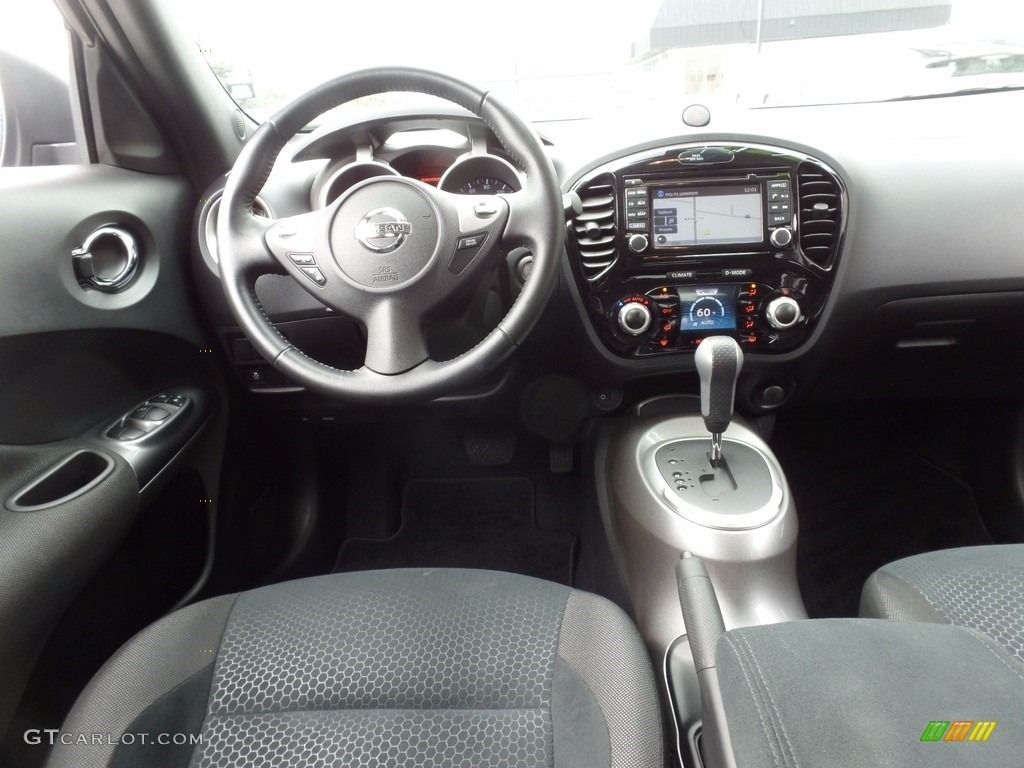2017 Juke SV - Super Black / Black/Silver photo #15