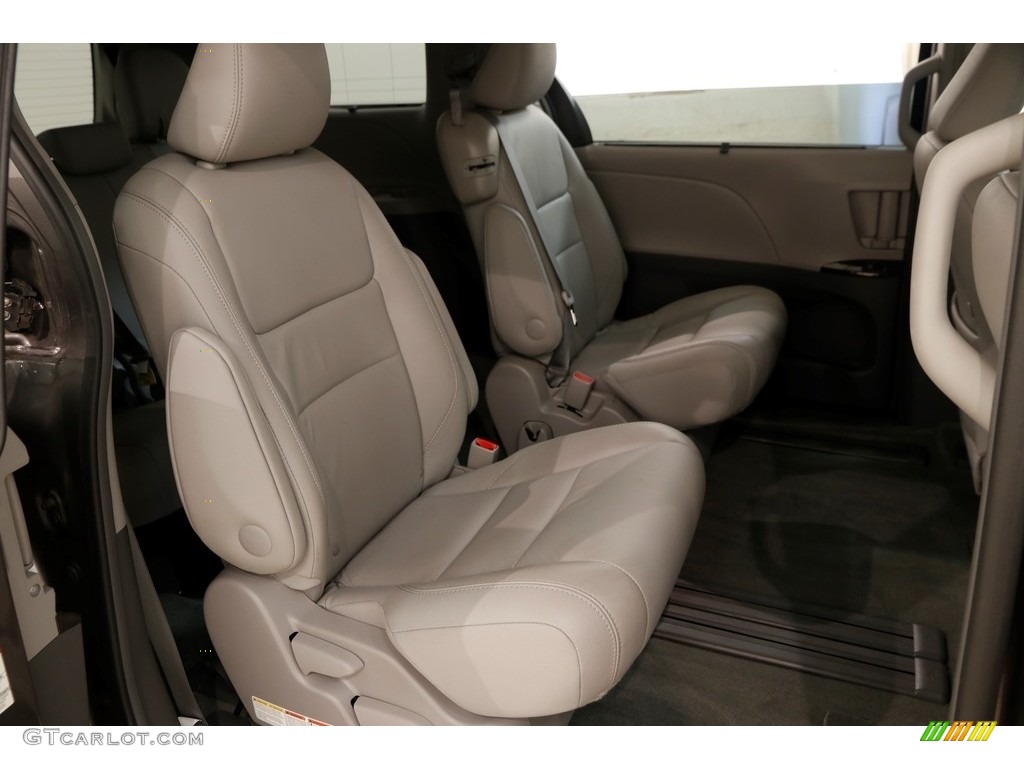 2015 Sienna XLE - Predawn Gray Mica / Ash photo #18