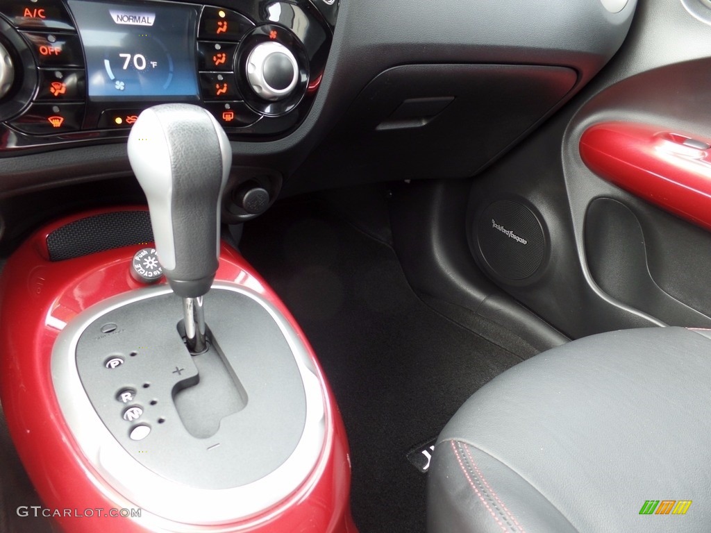 2017 Juke SL - Pearl White / Black/Red photo #19