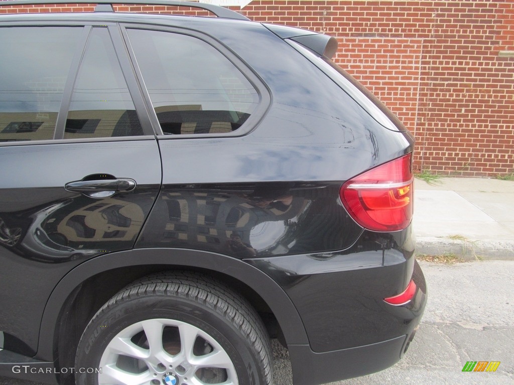 2011 X5 xDrive 35i - Black Sapphire Metallic / Black photo #7