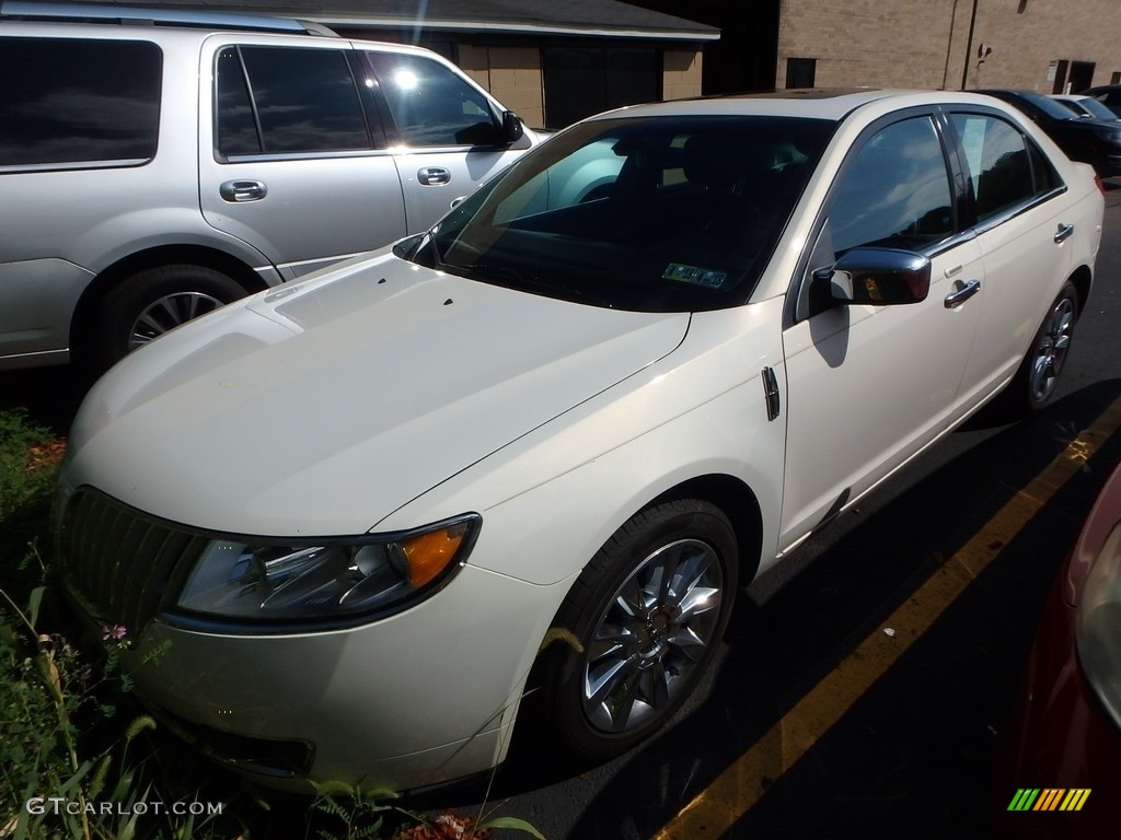 Crystal Champagne Metallic Tri-Coat Lincoln MKZ