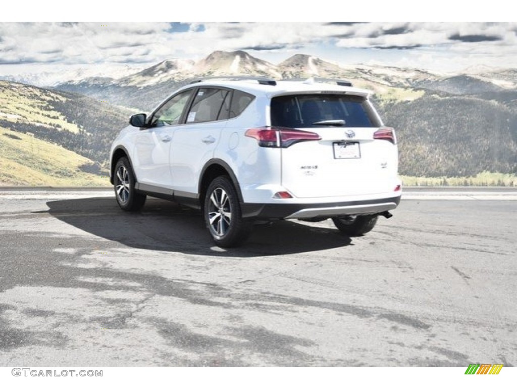 2018 RAV4 XLE AWD - Super White / Ash photo #3