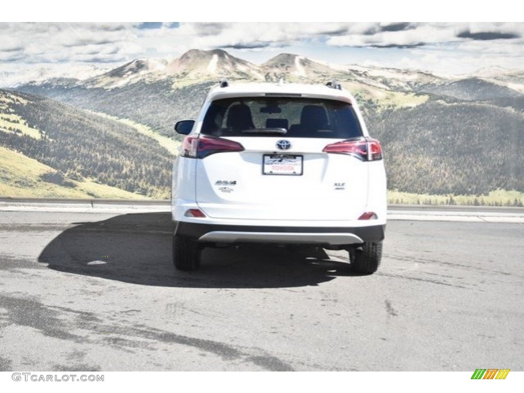 2018 RAV4 XLE AWD - Super White / Ash photo #4